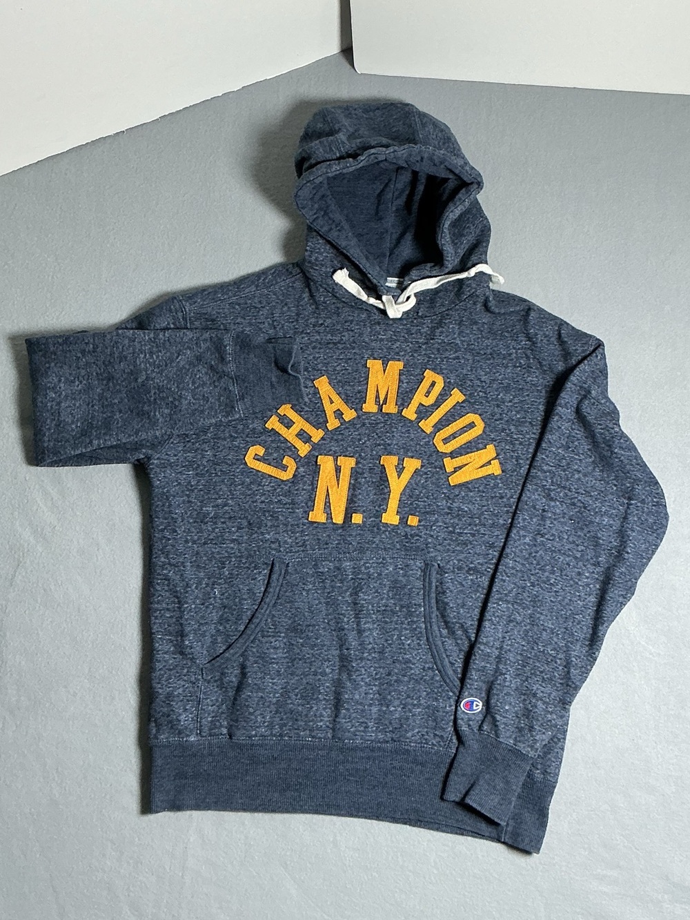 Champion Men’s Hoodie Size Small N.Y. Spellout  Blue Gold Pullover Sweatshirt - Picture 16 of 16